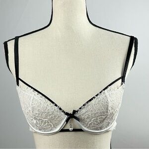 VICTORIA'S SECRET Dream Angels pushup white lace pearl drop bra - size 32C